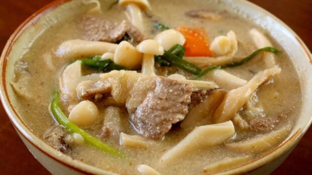 Mushroom soup ( 버섯들깨탕: Beoseot-deulkkae-tang)