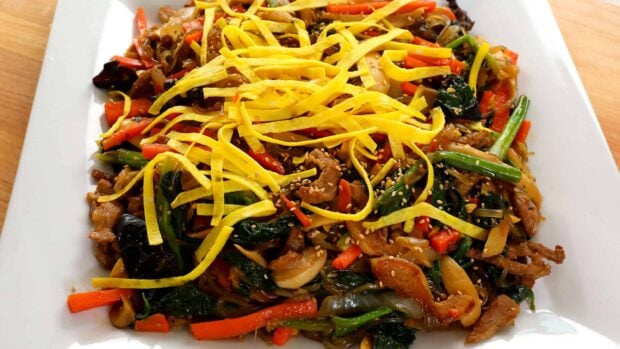 japchae (Korean stir-fried noodles with vegetables, meat, and mushrooms) 잡채